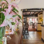 The Cross Keys 3*