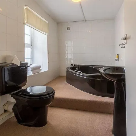 The Cross Keys 3*
